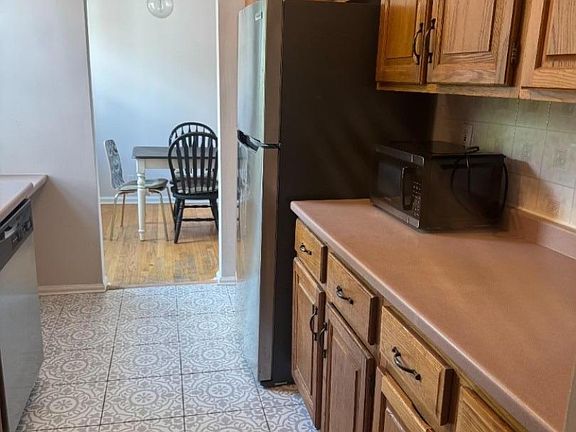 2nd image of 349 Bloomfield Ave BLDG 9 #132