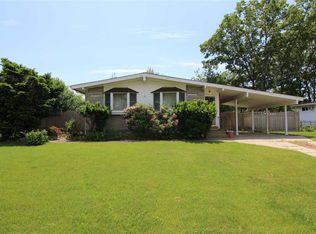 27 Duane Dr, Ronkonkoma, NY 11779
