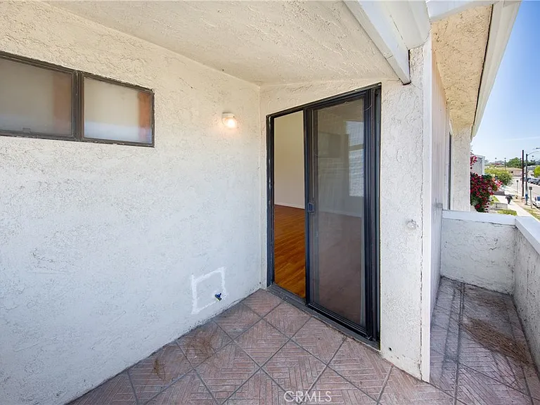 11834 Gilmore St #16 — Photo 17