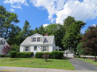19 Wilson St, Topsham, ME 04086