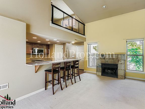 4th image of 6211 NE Carillion Dr Unit 205