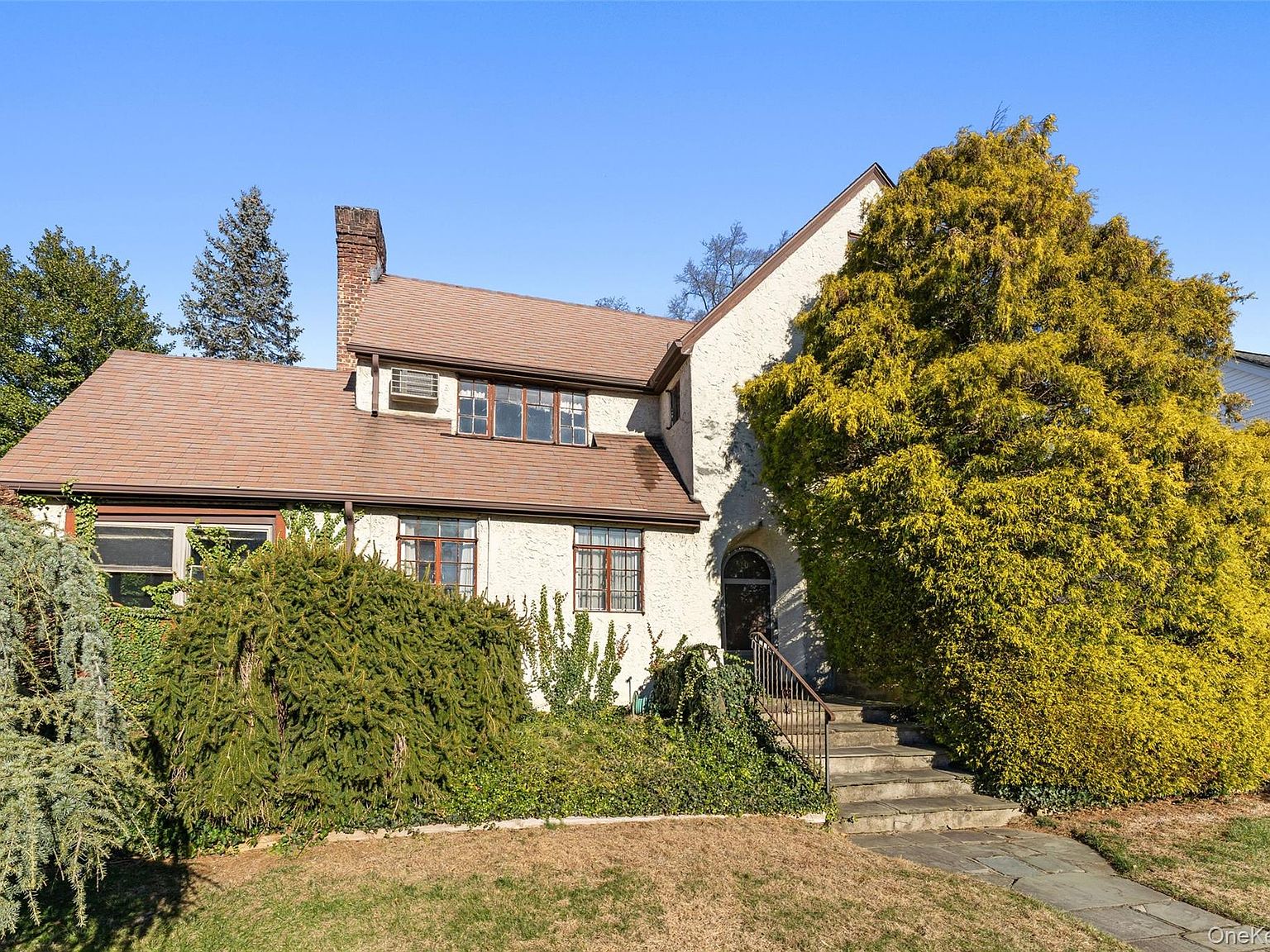 18 South Cir, Yonkers, NY 10703 [Updated 12/29], image size:1536x1152