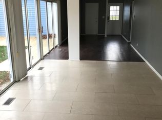 147 Highbury Dr #147, Elgin, IL 60120