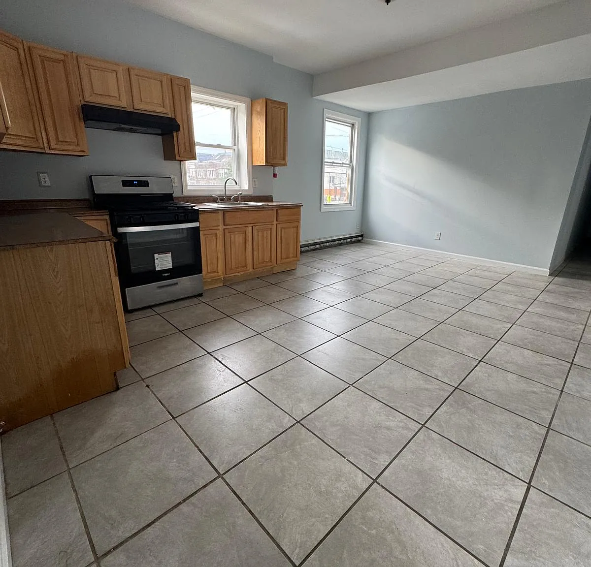 3 bed, $2,500 — Photo 1