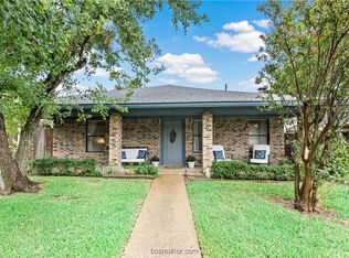 2903 Burning Tree Ct, Bryan, TX 77802