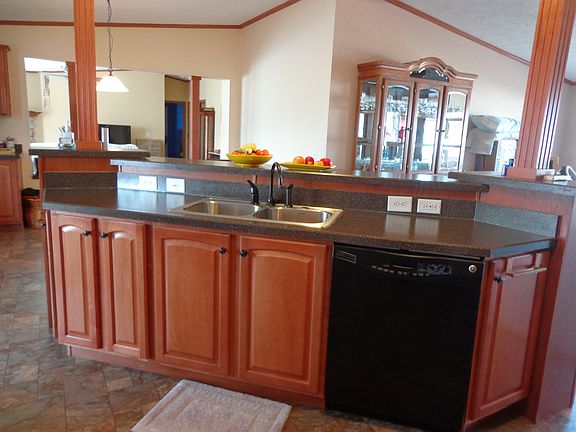 Fully applianced kitchen