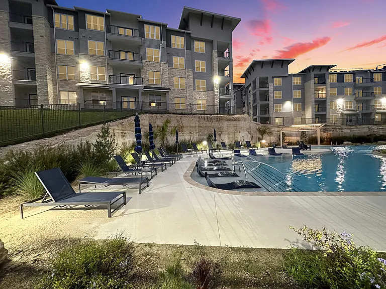 Vue at Sonoma Verde — Photo 8