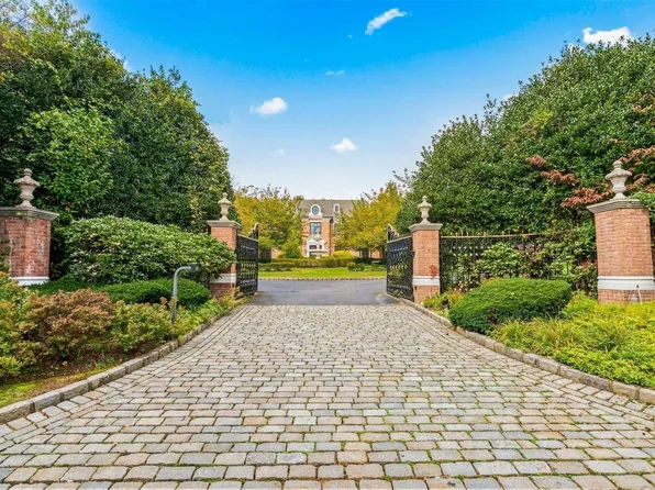 8 Orchard Lane, Old Westbury, NY 11568