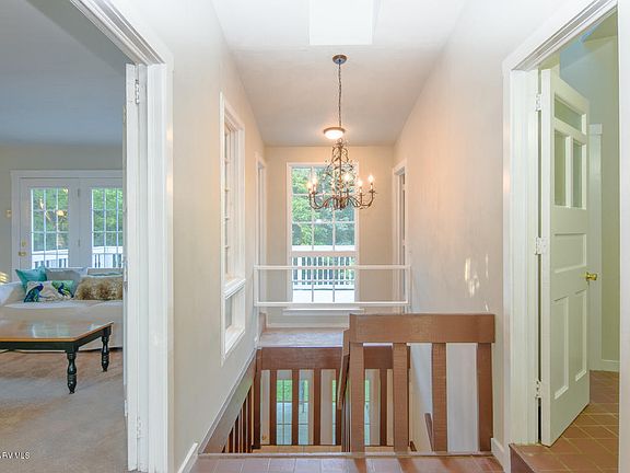 4th image of 7170 Meadowview Dr