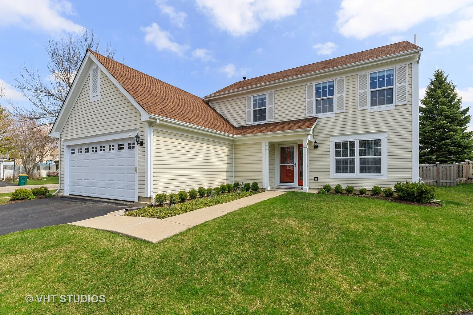 211 Litchfield Ct photo 1