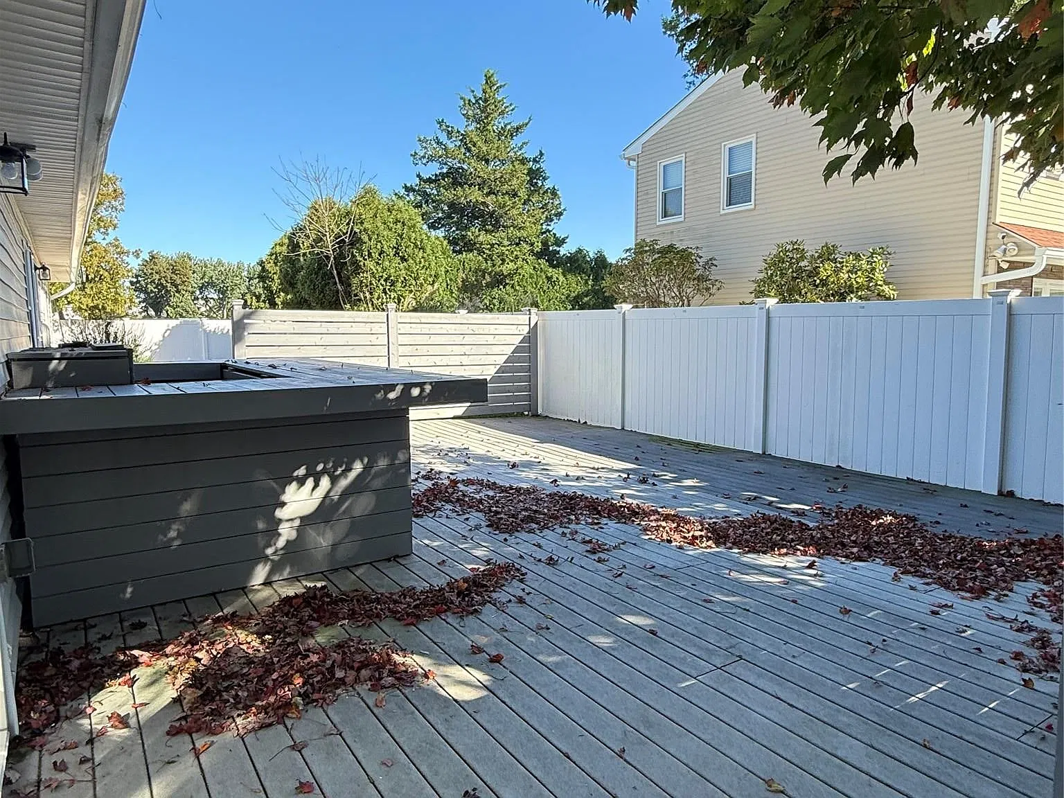4 bed, 1460 sqft, $3,995 — Photo 3