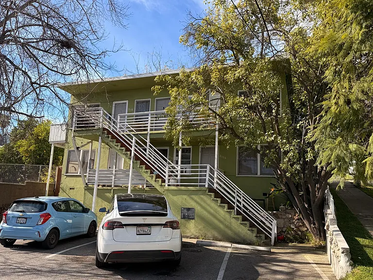 2118 Reservoir St — Photo 23