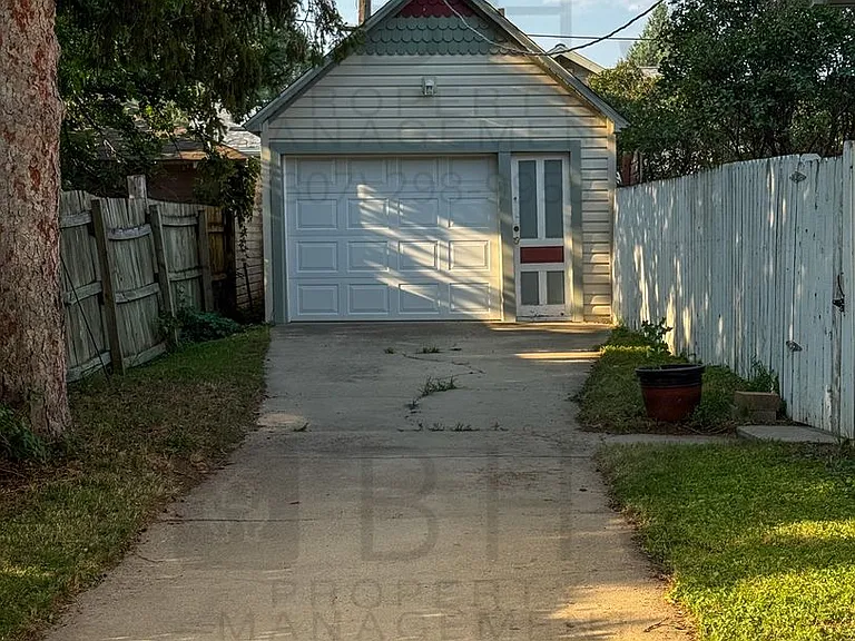 432 W Brundage St — Photo 24