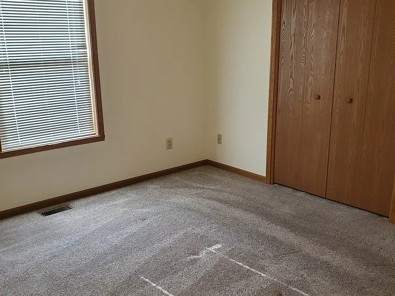 1124 N Forest View Dr S — Photo 5