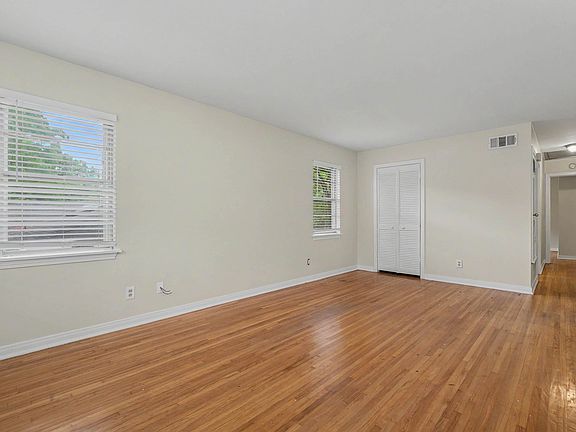 4th image of 1014 N Coolidge St