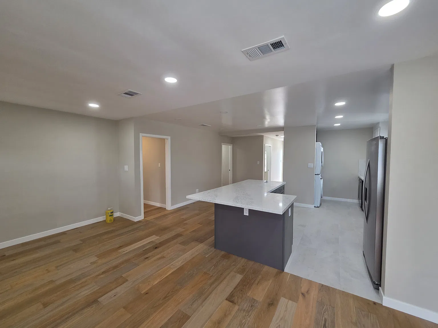 4 bed, 1375 sqft, $5,300 — Photo 4