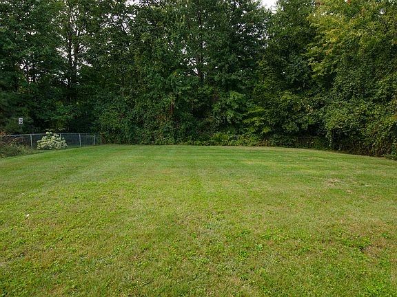5th image of 122 S Westlawn Dr