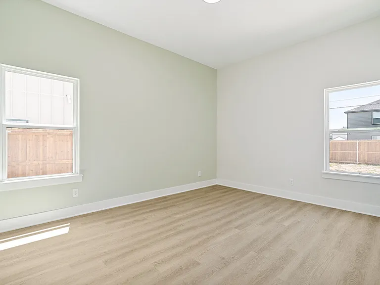 8009 Doreen Ave — Photo 8