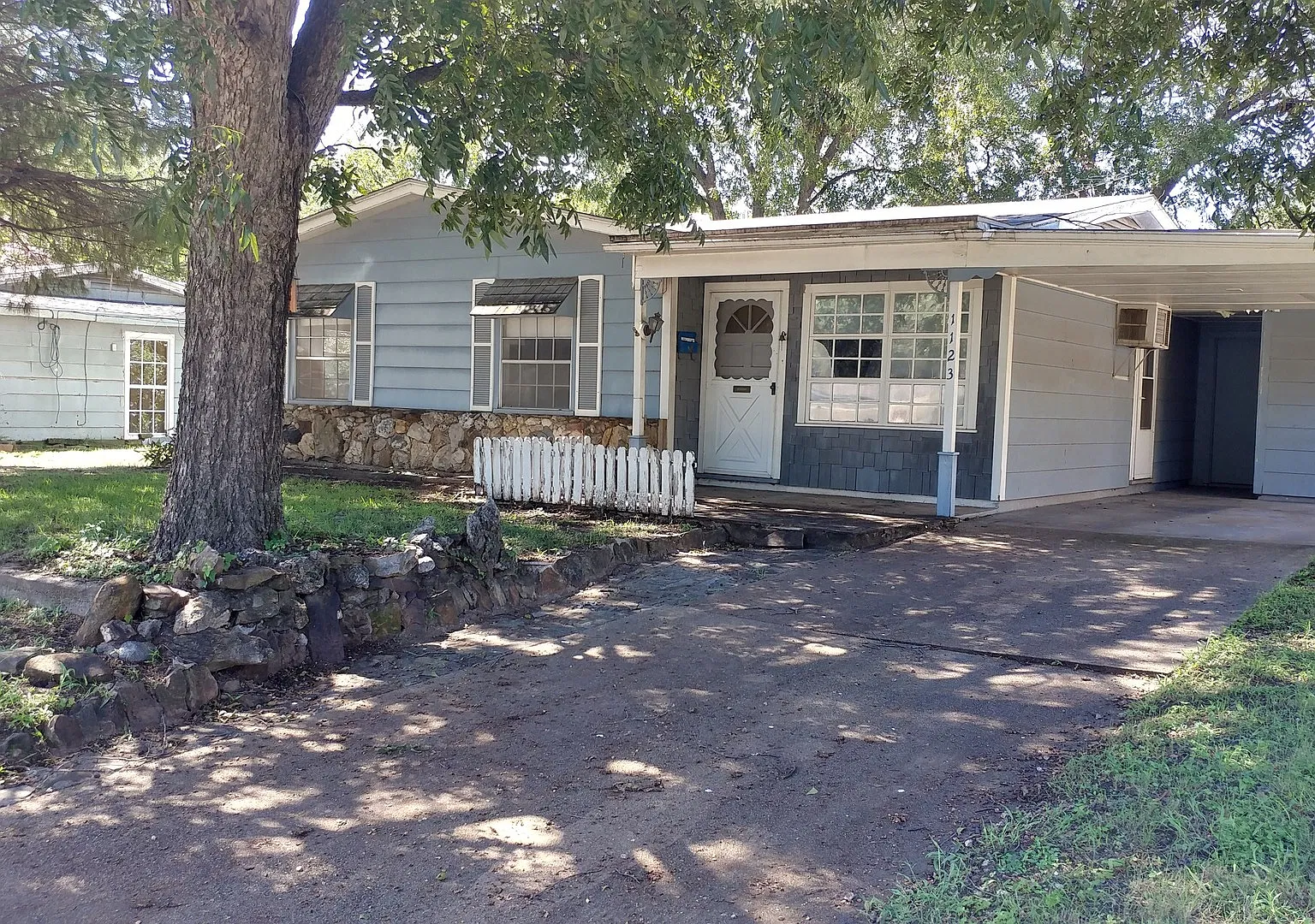 1123 Mitchell Rd — Photo 1