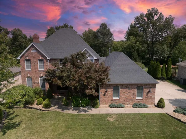 12 Delacroix Pl, Saint Charles, MO 63303