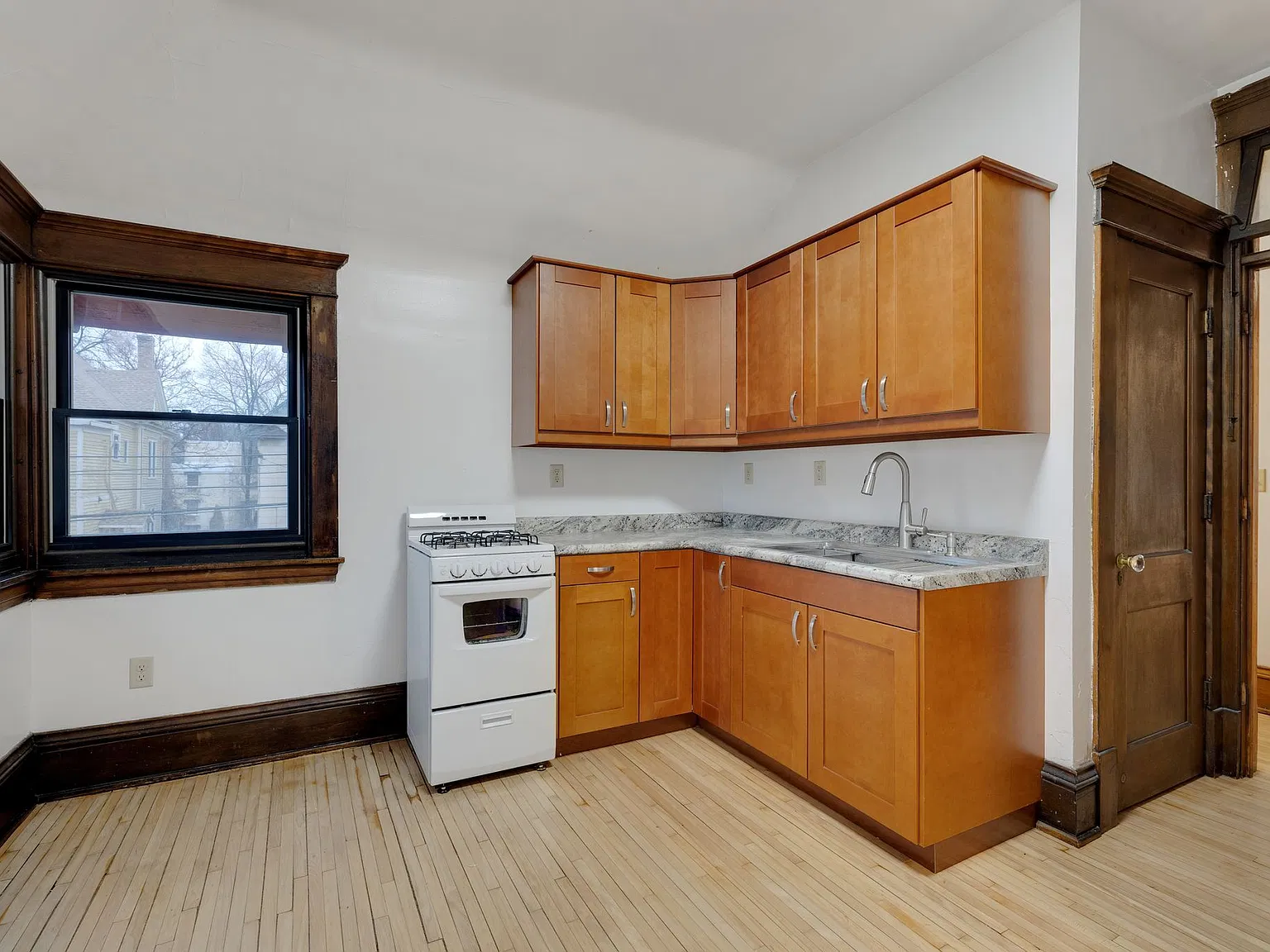 1 bed, 1.0 bath, 750 sqft, $1,325 — Photo 3