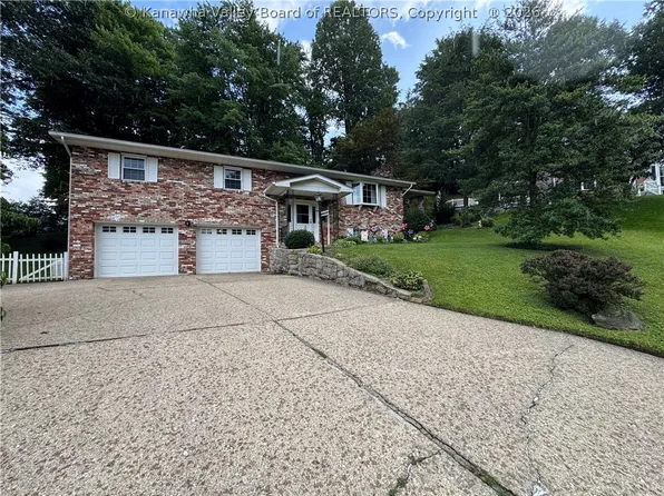 940 Helene St, Saint Albans, WV 25177