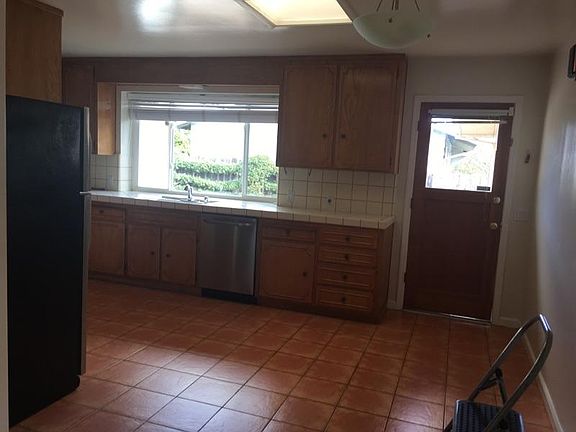 5th image of 1155 Vasquez Ave