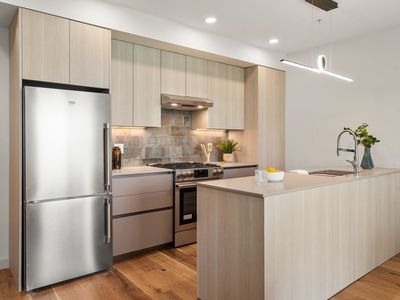 191 Condor St #6, Boston, MA, 02128