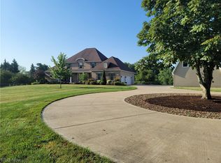 3978 Laurel Rd, Brunswick, OH 44212