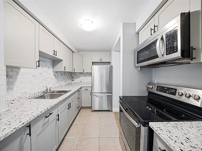 183 Bedford Cres — Photo 10