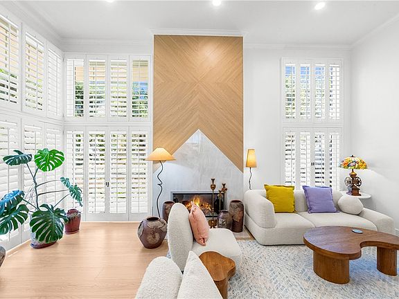 5th image of 19401 Merion Cir