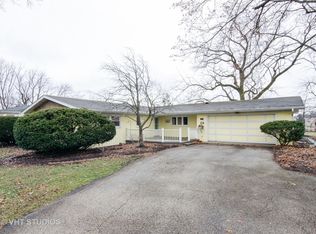 111 Beverly Rd, Barrington, IL 60010