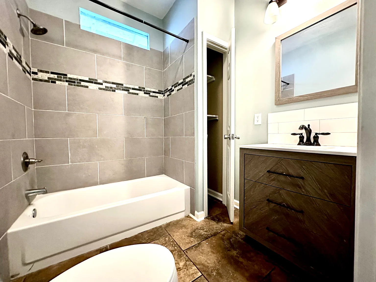 2552 Peace Ct — Photo 3