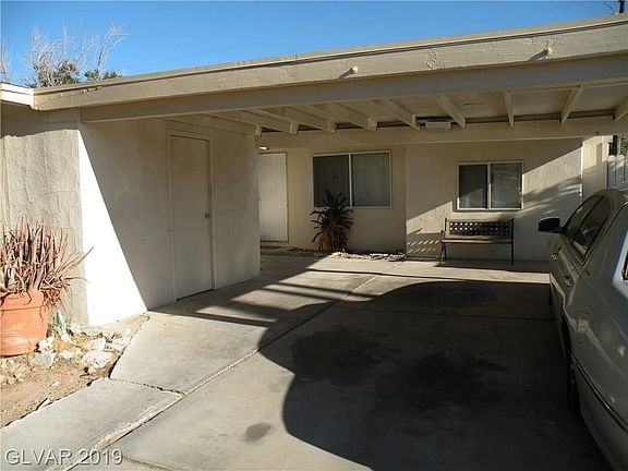 2nd image of 2347 Palma Vista Ave