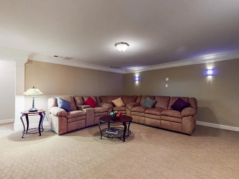 7703 Wolfpen Ridge Dr — Photo 24