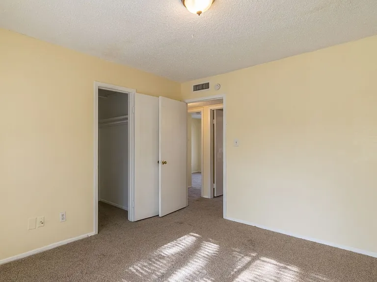 439 Valley Park Dr — Photo 12
