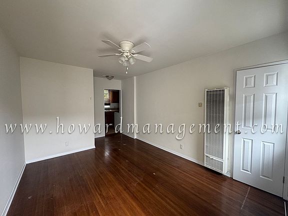 2nd image of 1333 Oak St #F