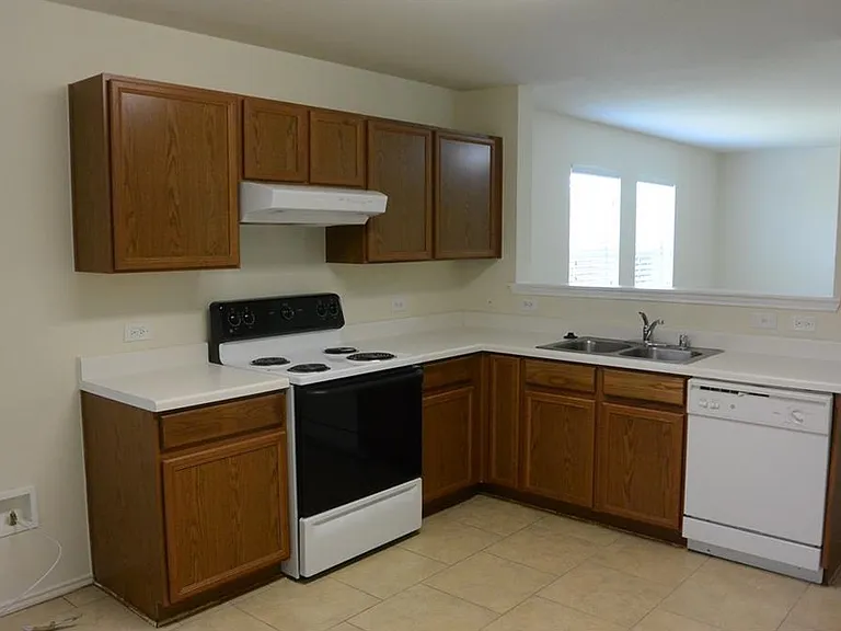 1421 Puerto Lago Dr — Photo 3