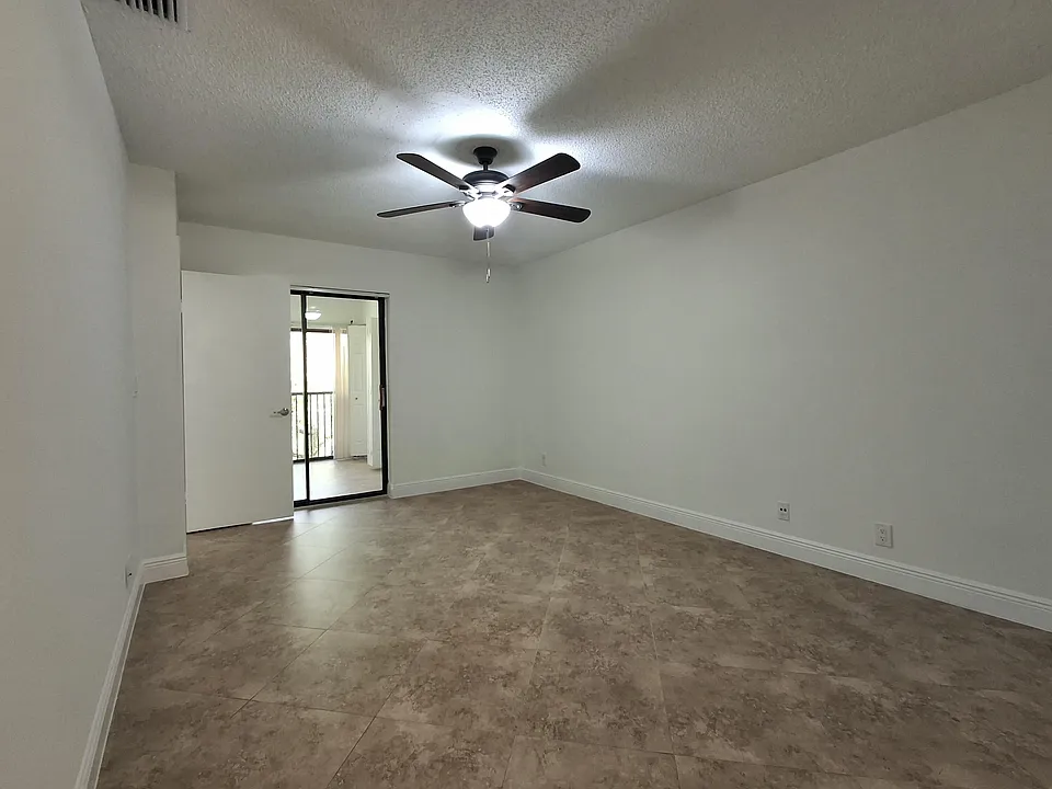 4017 Carambola Cir N #2994