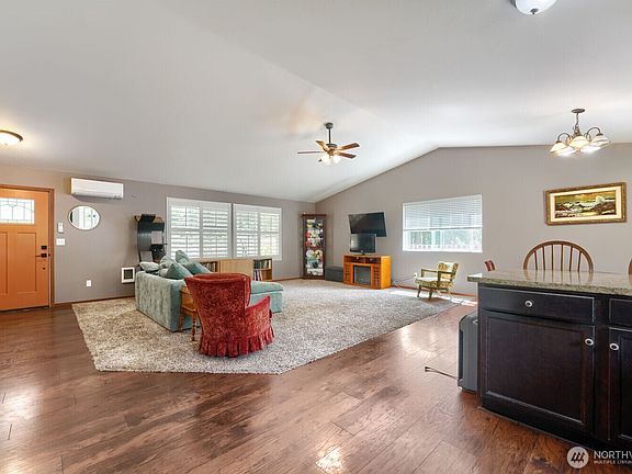 4th image of 23402 60th Avenue E