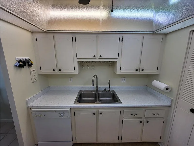 1235 S Highland Ave #4-306 — Photo 6