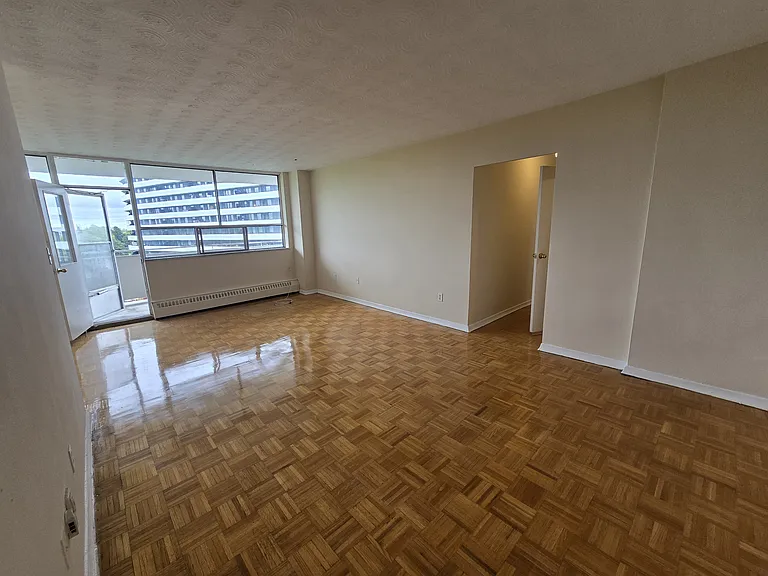 5950 Bathurst St #709 — Photo 20