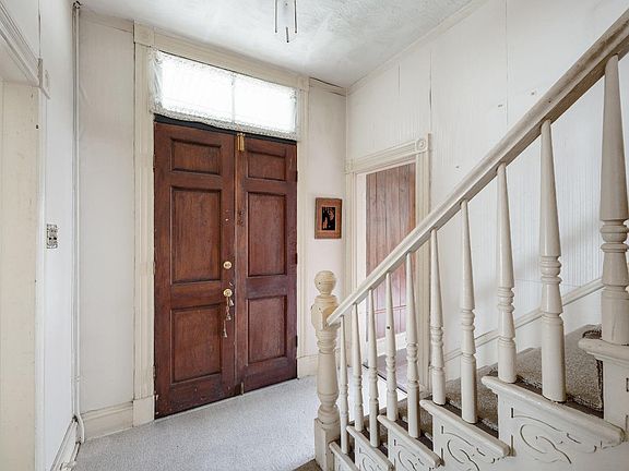 4th image of 119 Harrison St