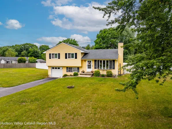 63 Rossman Circle, Hudson, NY 12534