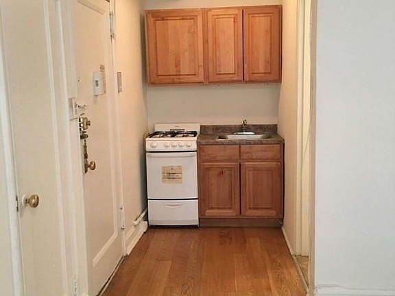 4th image of 243 W 54th St APT 1C