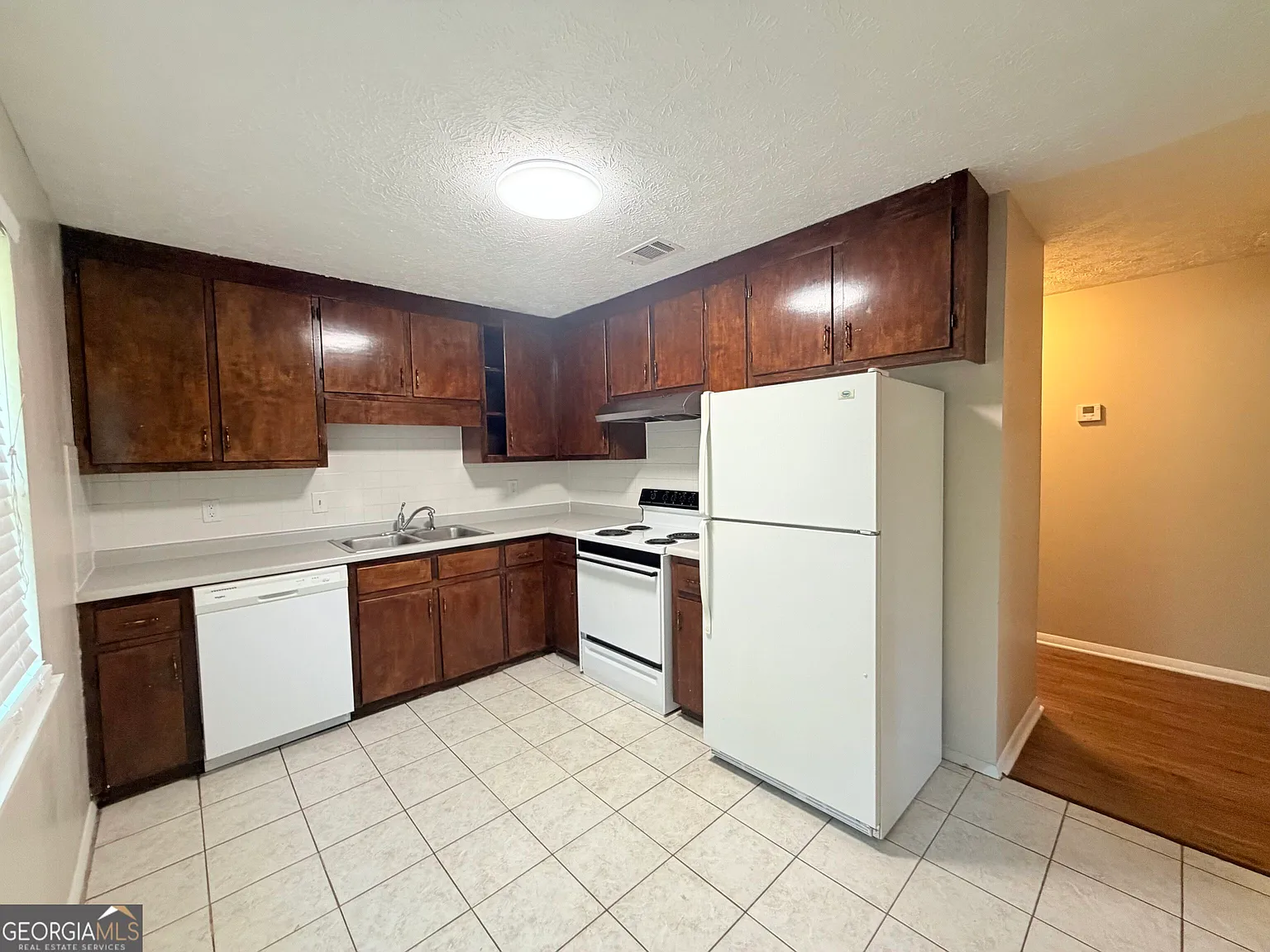 2 bed, 1.0 bath, 891 sqft, $1,150 — Photo 4