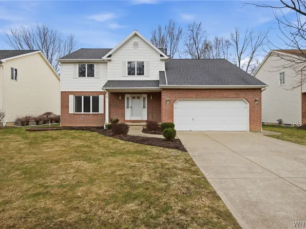 84 S Castlerock Ln, East Amherst, NY 14051