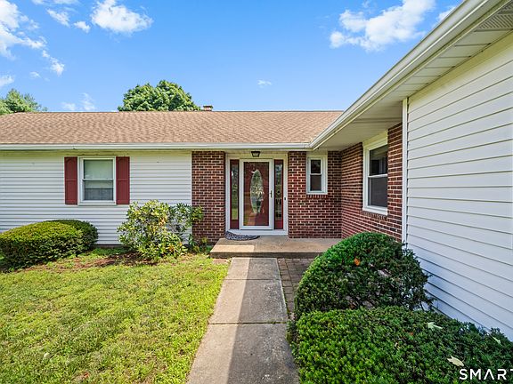 2nd image of 17 Pinney Road