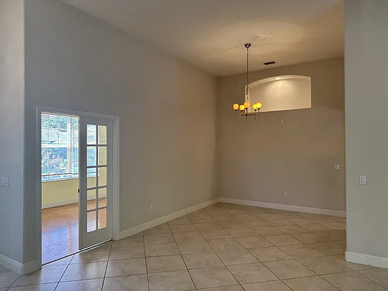 130 Oyster Pl — Photo 6