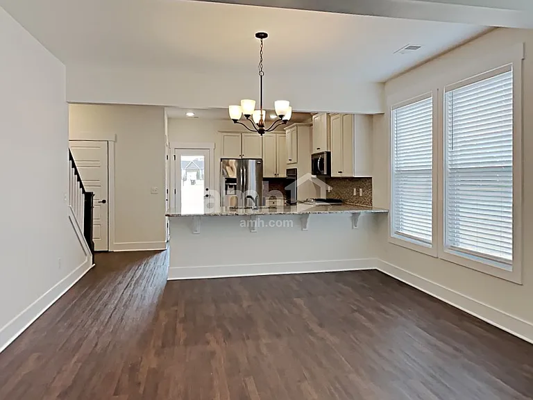 1104 Westlawn Blvd — Photo 8